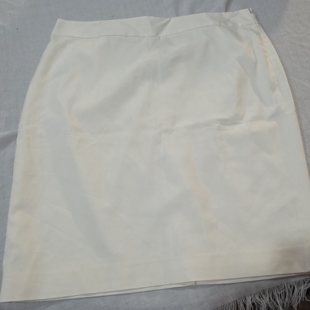 NWT Ann Taylor Ivory Pencil Skirt Sz 18